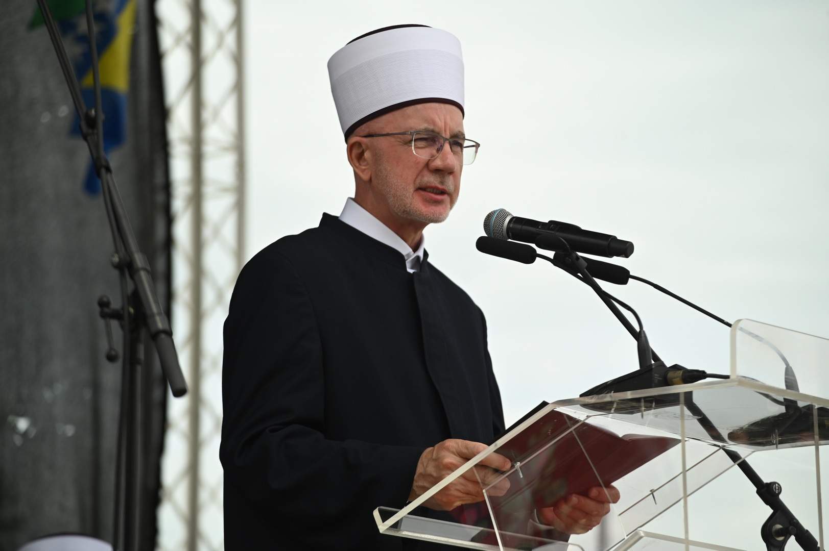 Muftija Fazlović.jpg - Svečano otvorena Behram-begova (Šarena) džamija